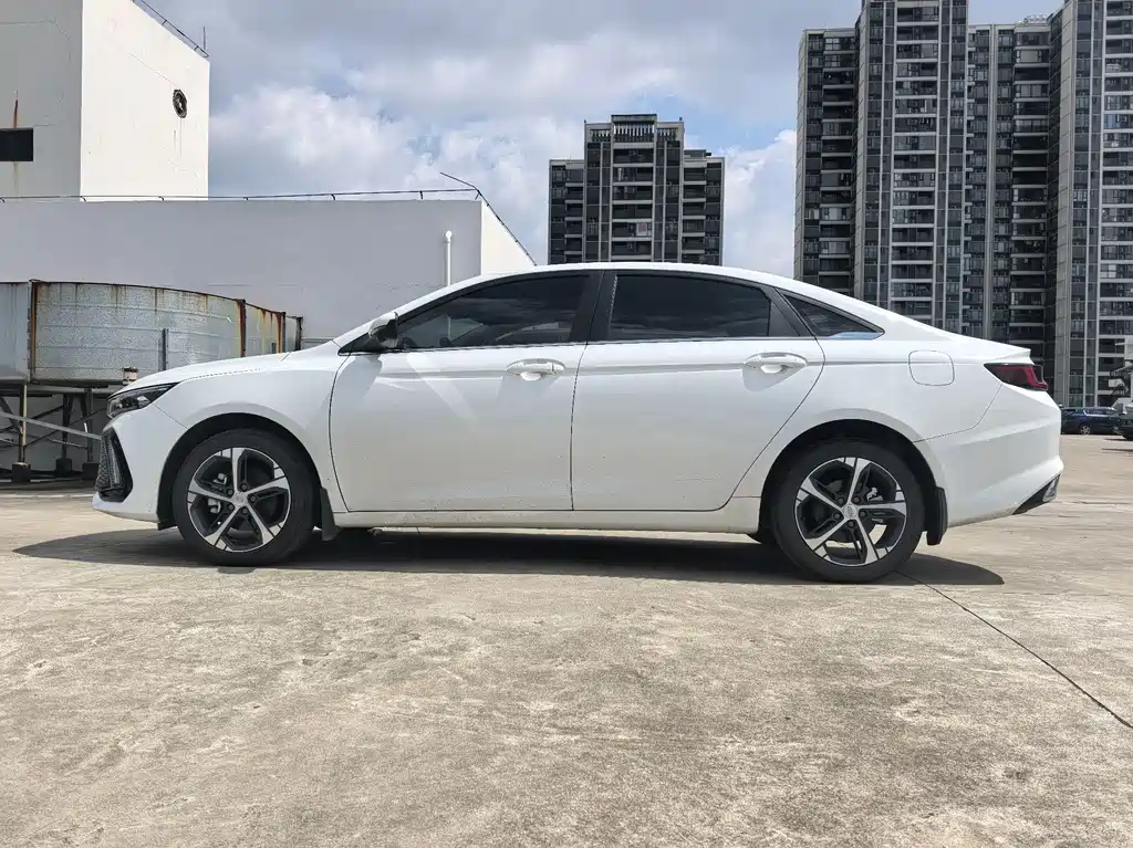 Geely Emgrand L — миниатюра 12