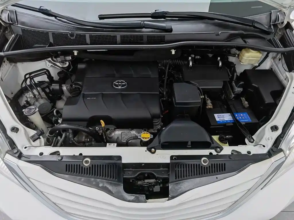 Toyota Sienna — миниатюра 7