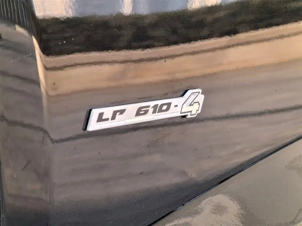 LAMBORGHINI HURACÁN