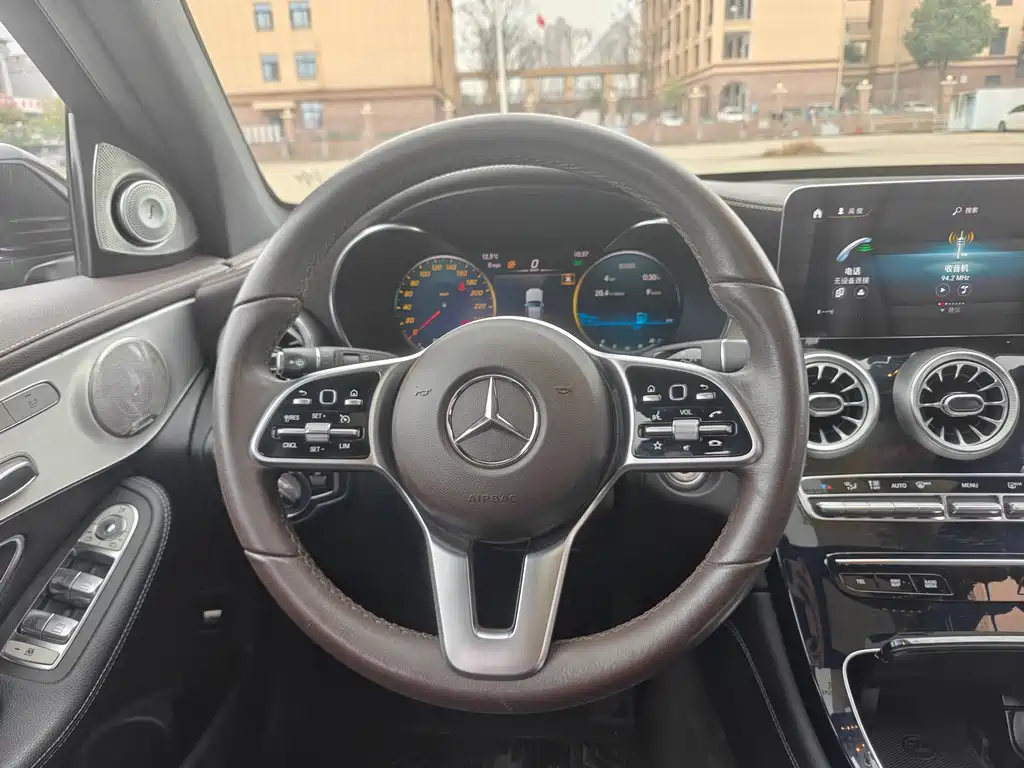 MERCEDES-BENZ GLC