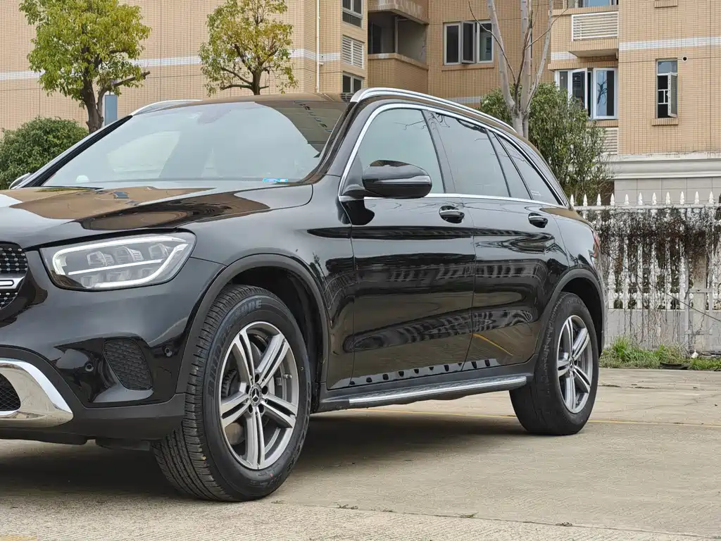 MERCEDES-BENZ GLC