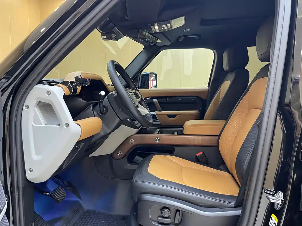 Land Rover Defender — миниатюра 4