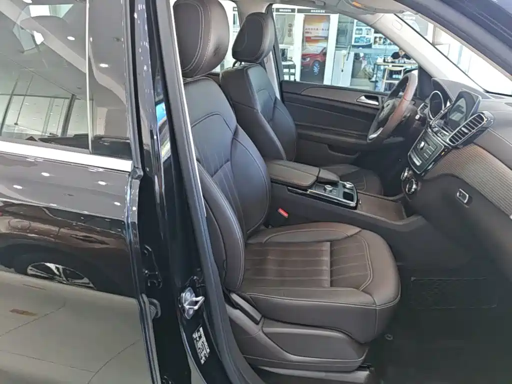 Mercedes-Benz GLE (Import) — миниатюра 25