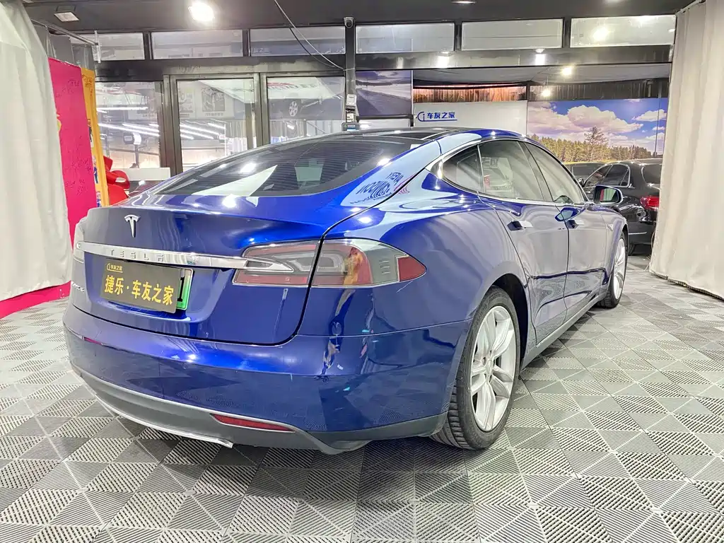 TESLA MODEL S