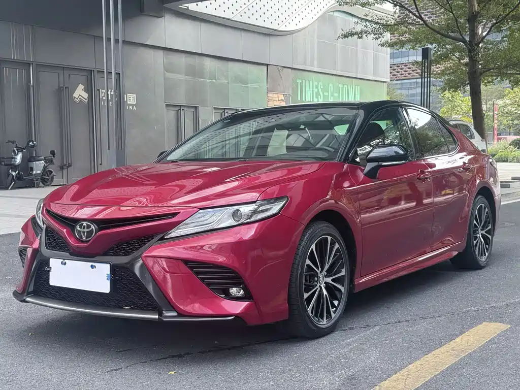 TOYOTA CAMRY