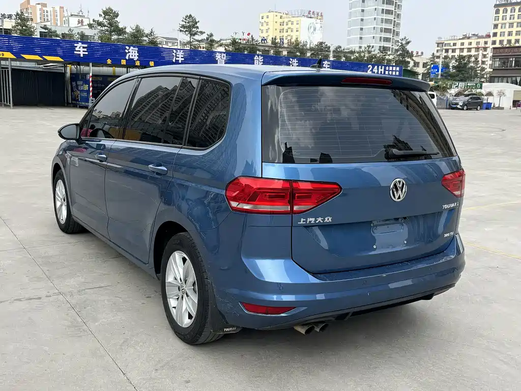 Volkswagen Touran — миниатюра 7