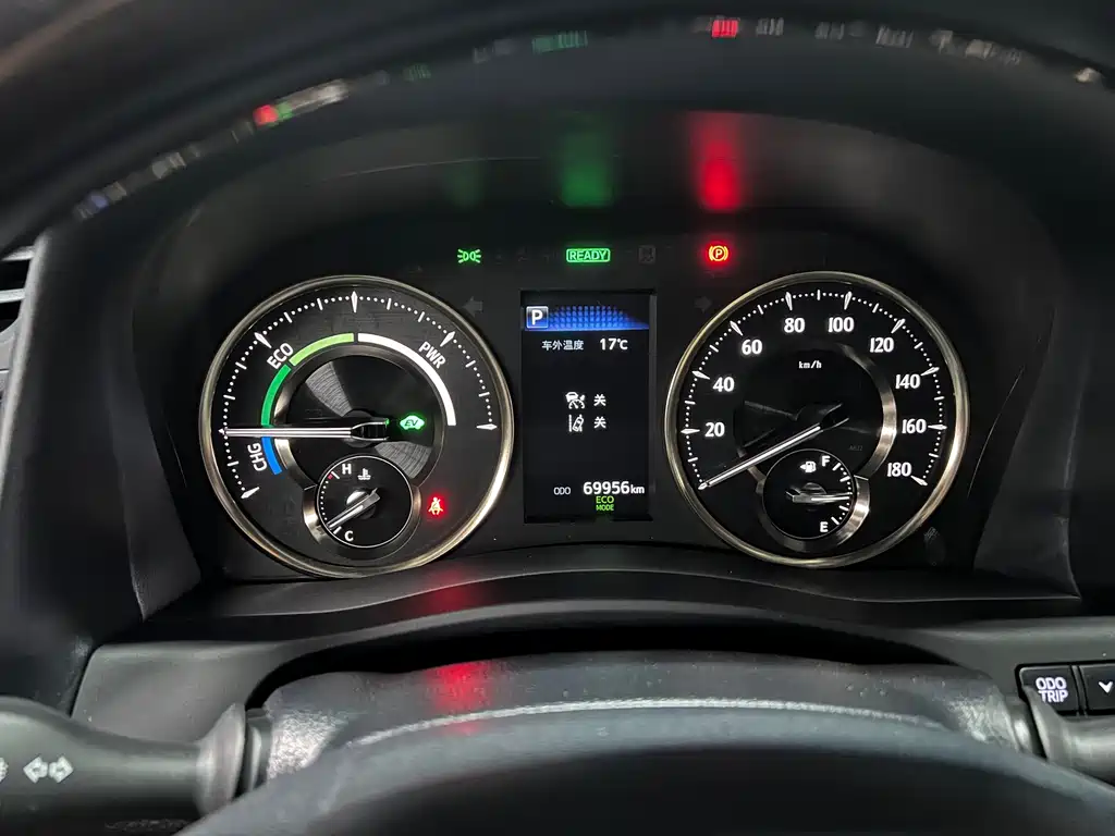 Lexus LM — миниатюра 25