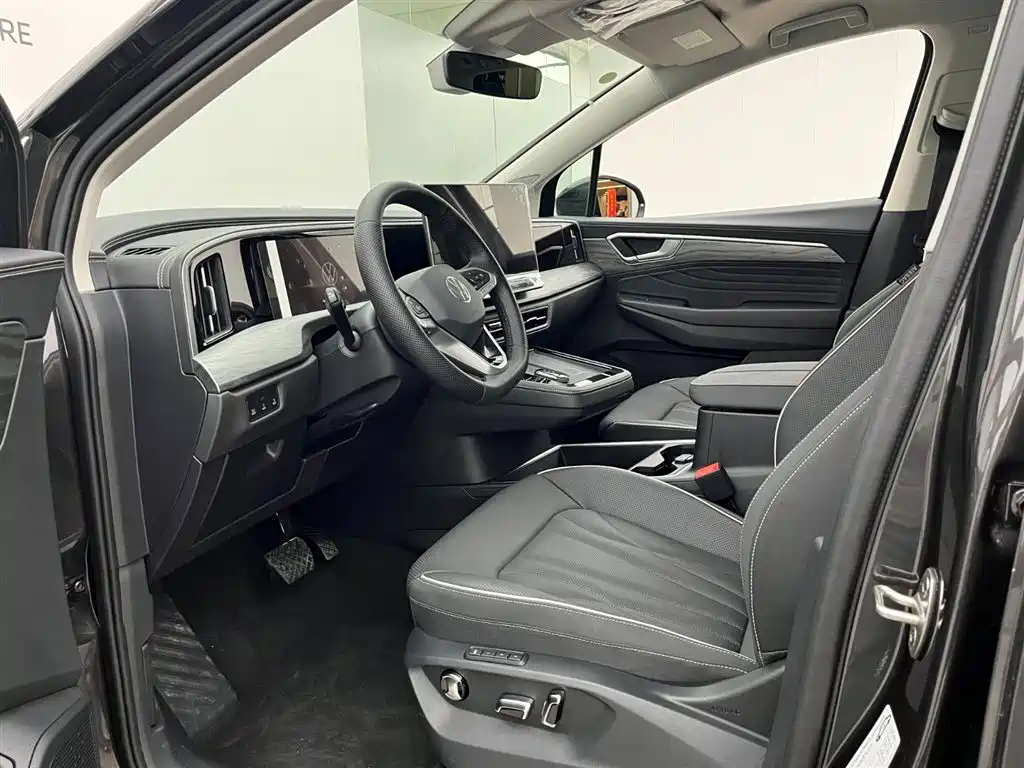 Volkswagen Viloran 2026 450TSI 6 мест