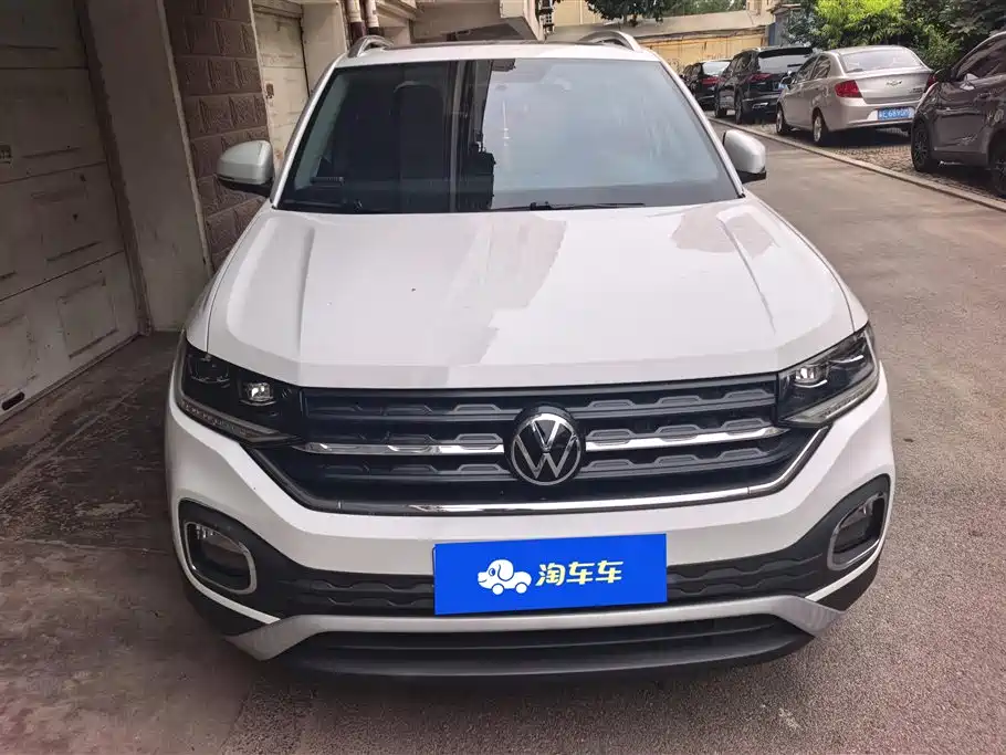 Volkswagen Tacqua 2020 1.5L AT