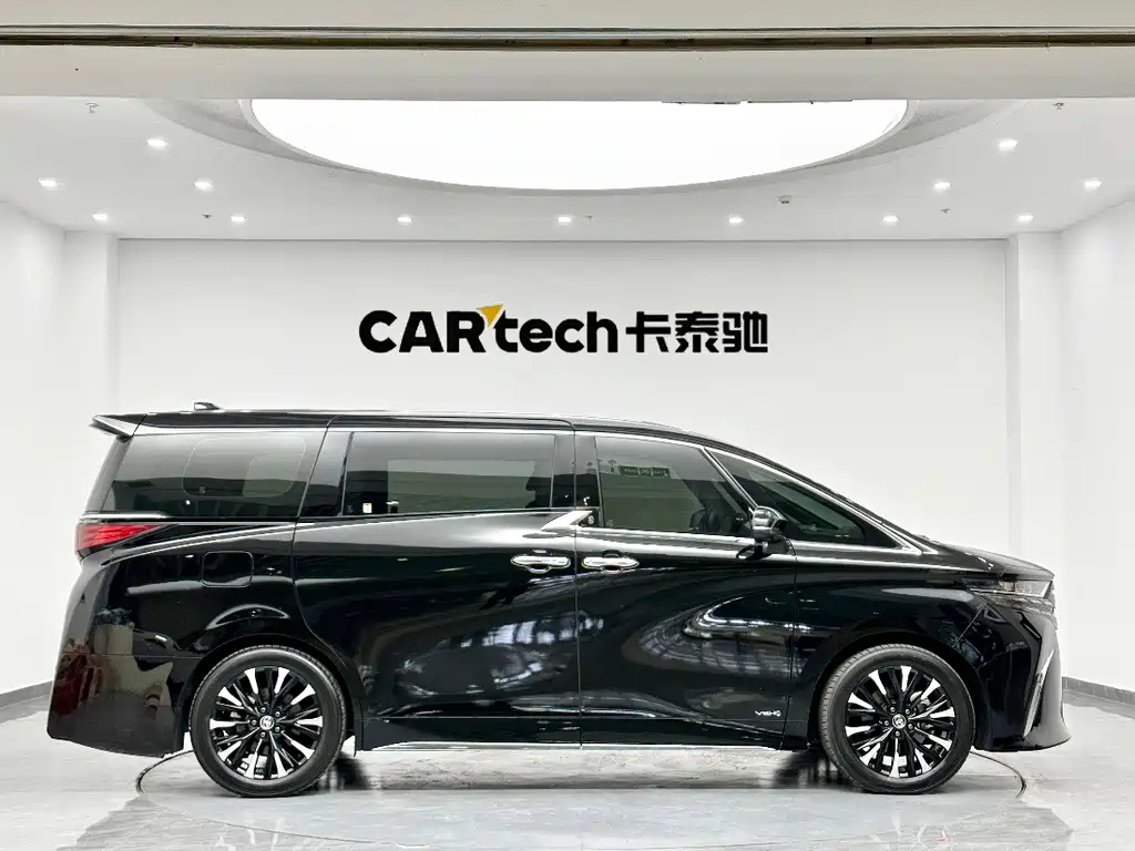 Toyota Alphard 2024 2.5L Luxury