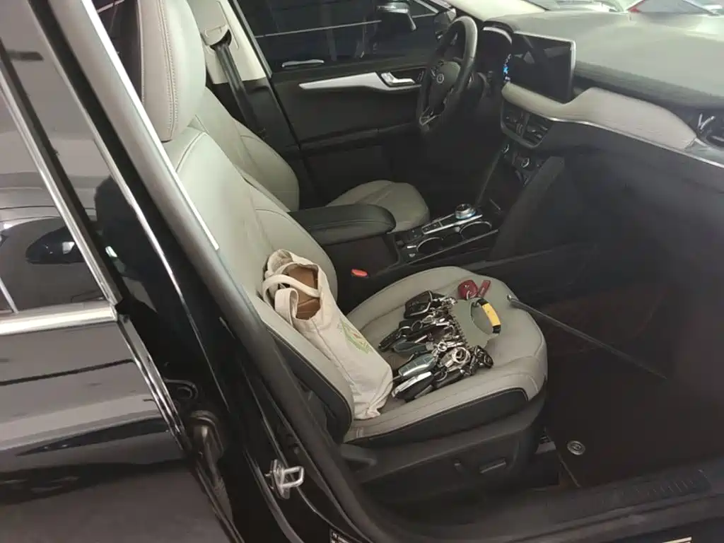 Ford Escape — миниатюра 25