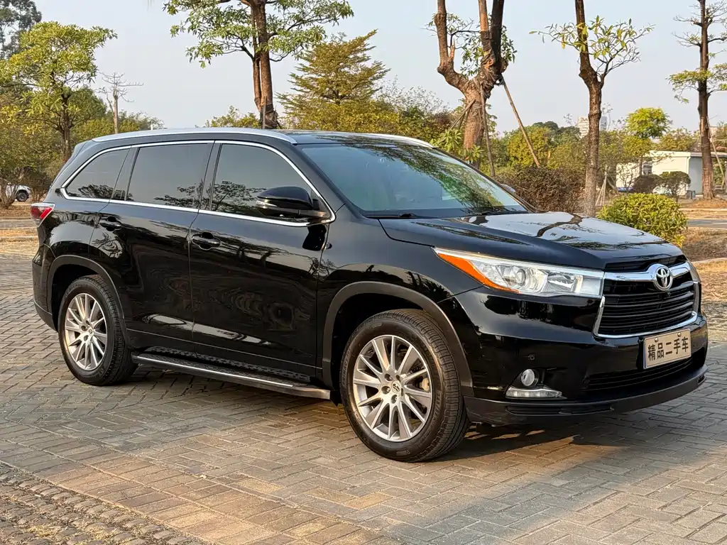 TOYOTA HIGHLANDER