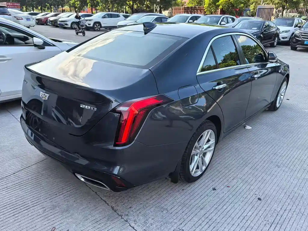 CADILLAC  CT4