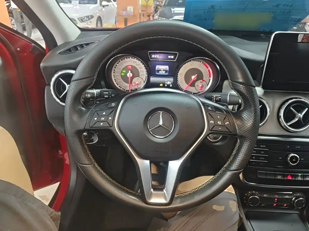 Mercedes-Benz GLA — миниатюра 11