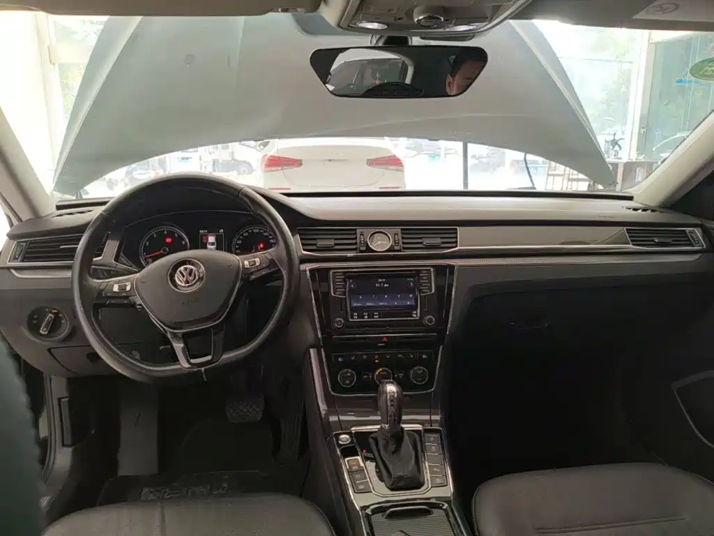 Volkswagen Passat — миниатюра 10