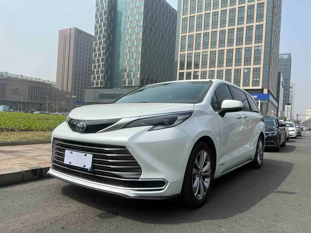 Toyota Sienna 2023