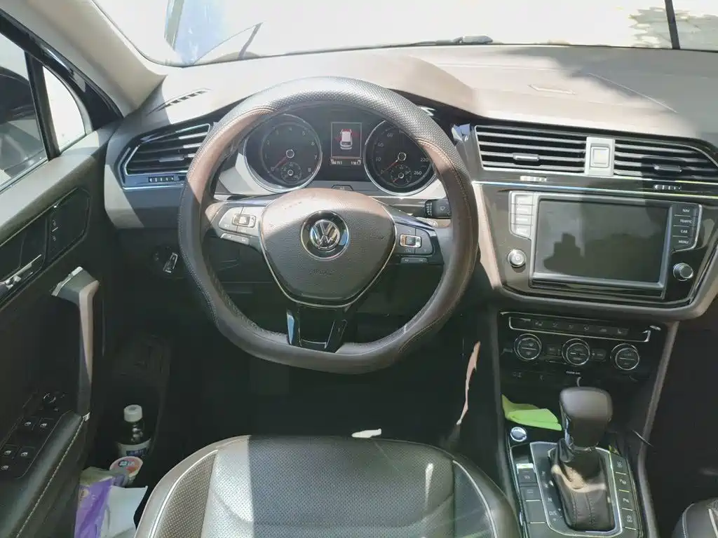 Volkswagen Tiguan L L 2017 330TSI AT Flagship
