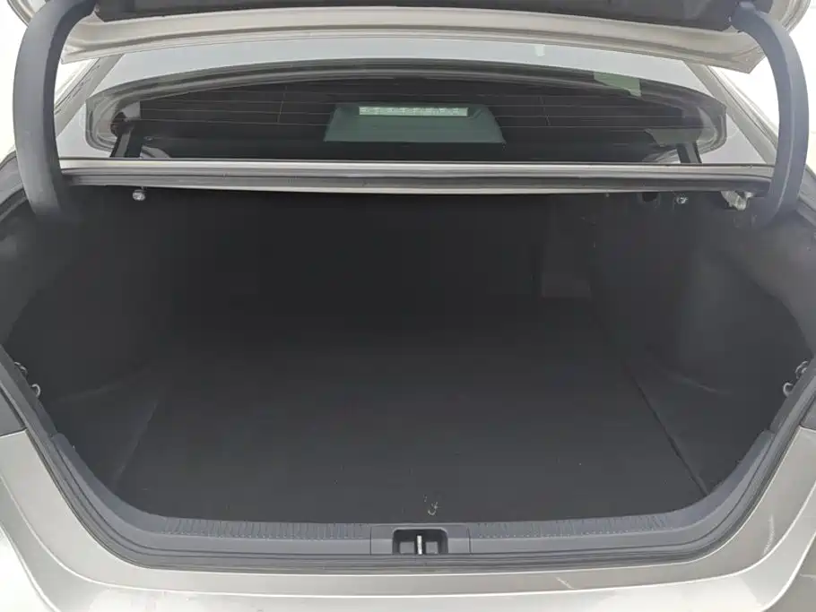 Toyota Camry — миниатюра 4