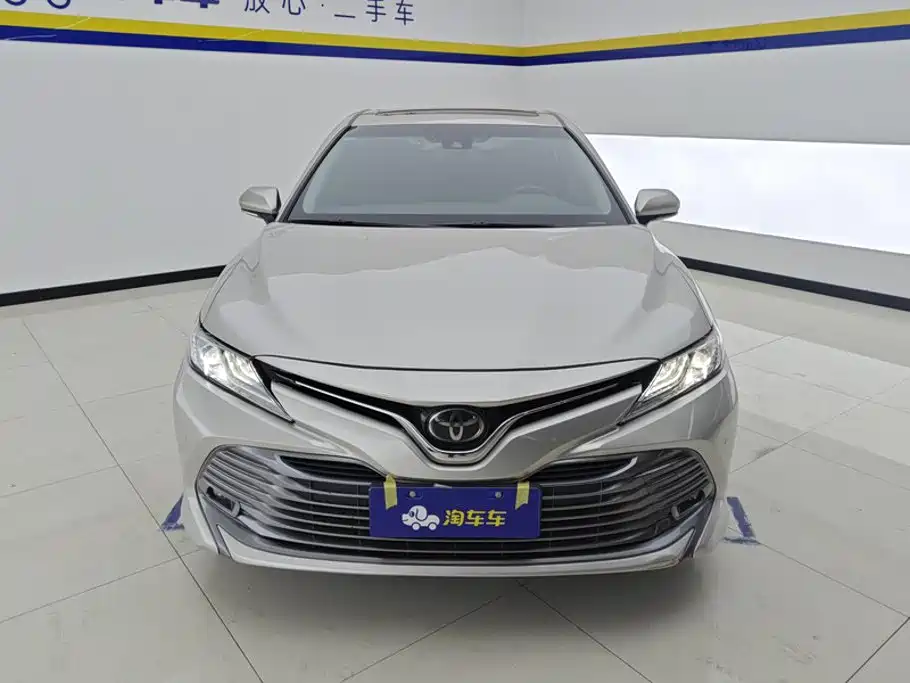 Toyota Camry — миниатюра 2