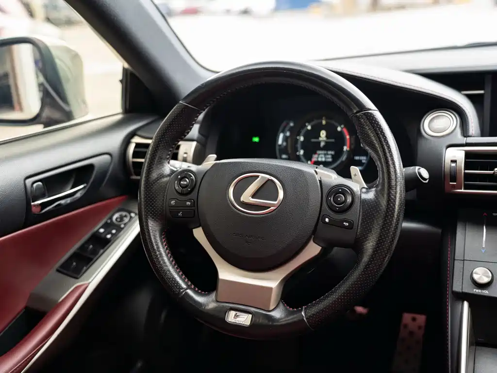 Lexus IS — фотографии объявления, Фото 11