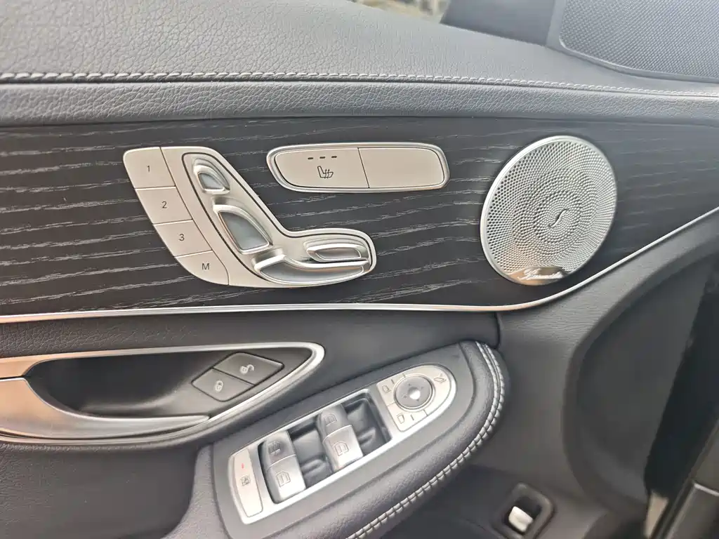 Mercedes-Benz C-Class — миниатюра 15