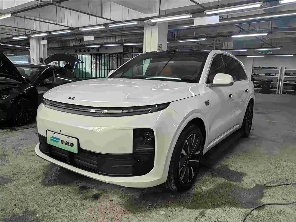 Li Auto Li L6 2025