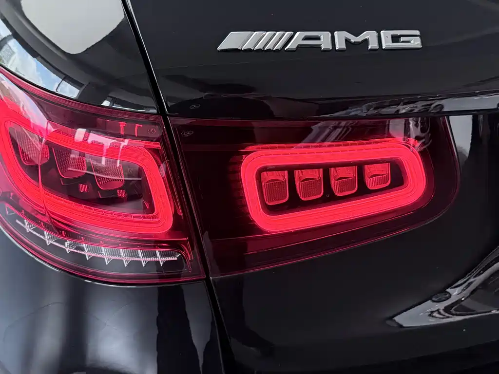 Mercedes-Benz GLC AMG — миниатюра 10