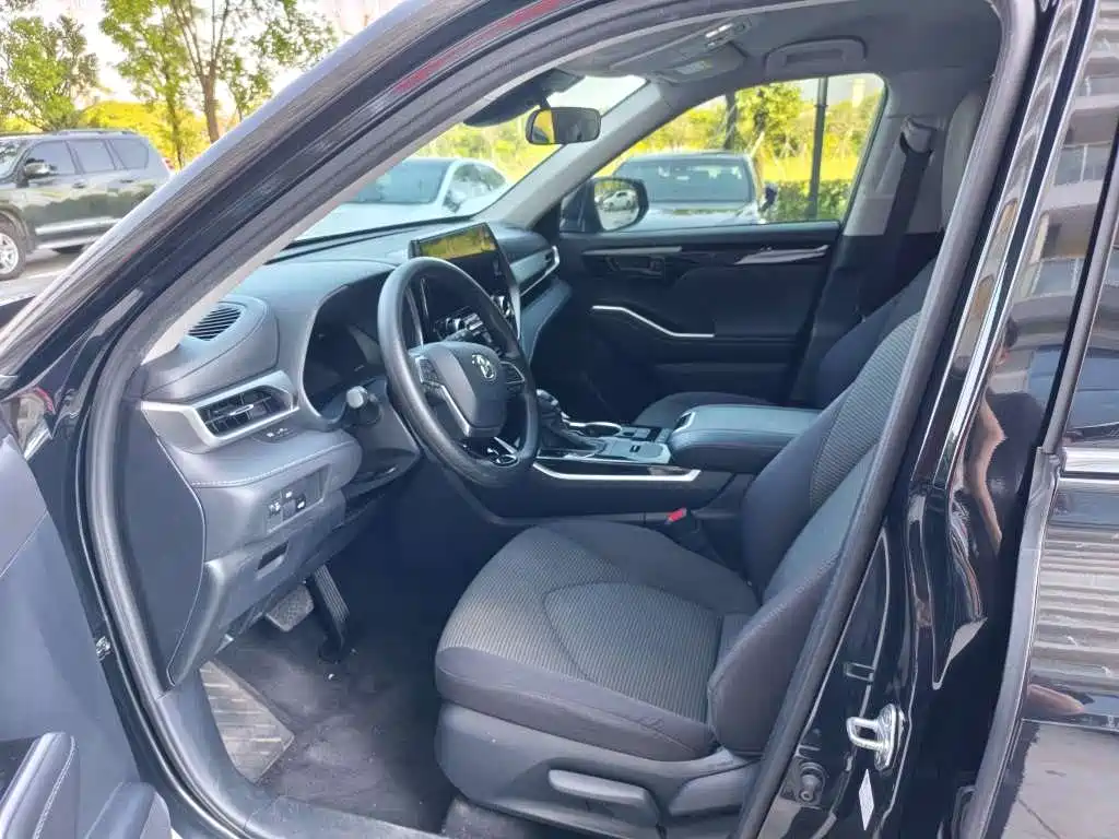 Toyota Highlander — миниатюра 6