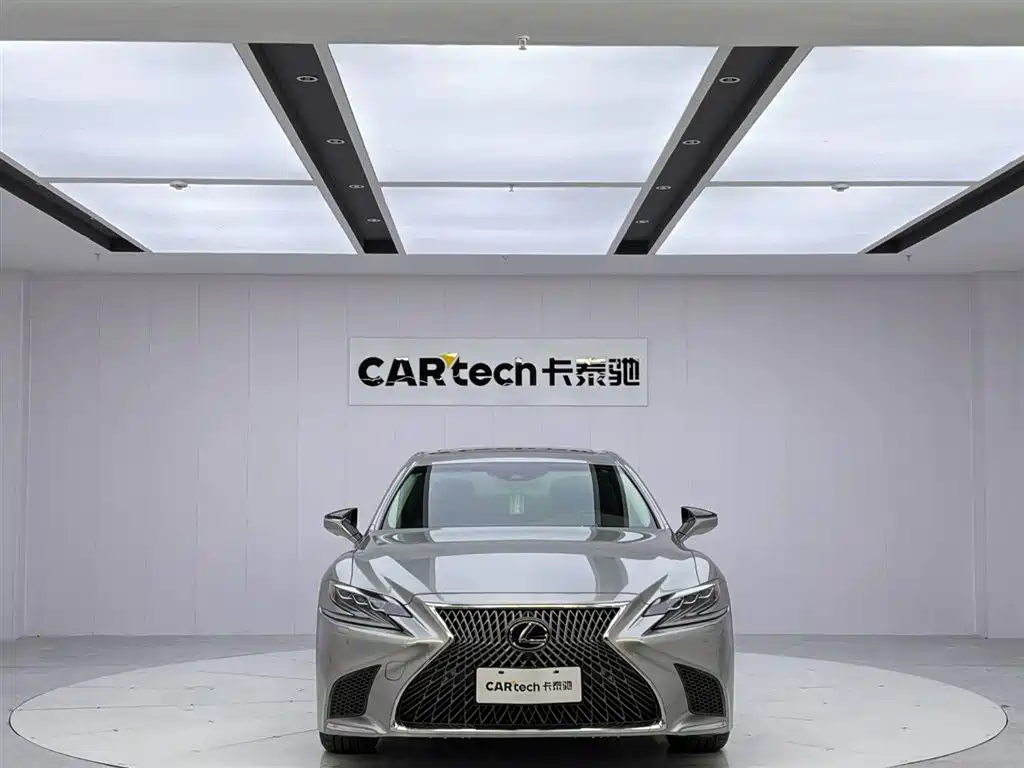 Lexus LS 2020 500h VI