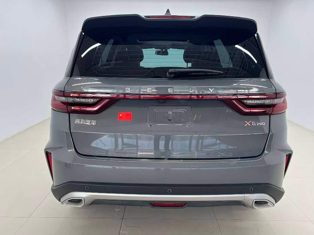 Geely Emgrand X6 1.4 л 2022 г. Серебристо-серый, пробег 50000 км