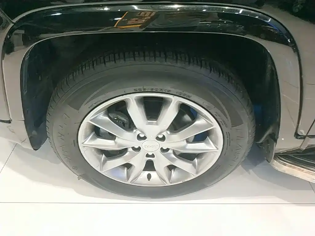 Jeep Cherokee — миниатюра 23
