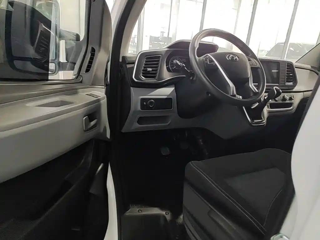 MAXUS V80 — миниатюра 16