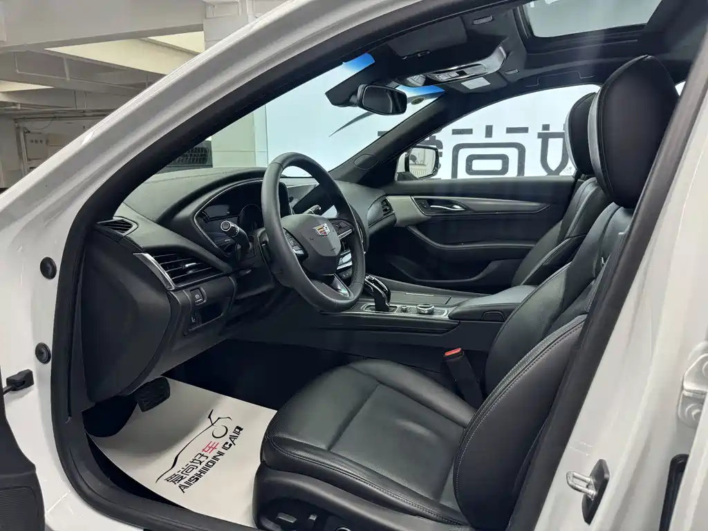 Cadillac CT5 — миниатюра 8