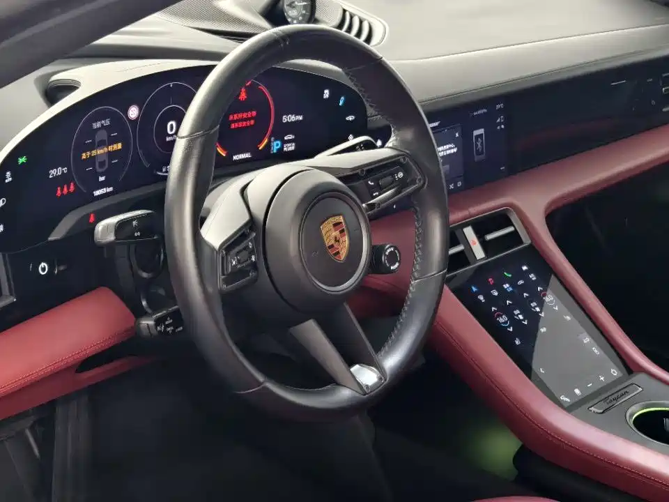 Porsche Taycan — миниатюра 10