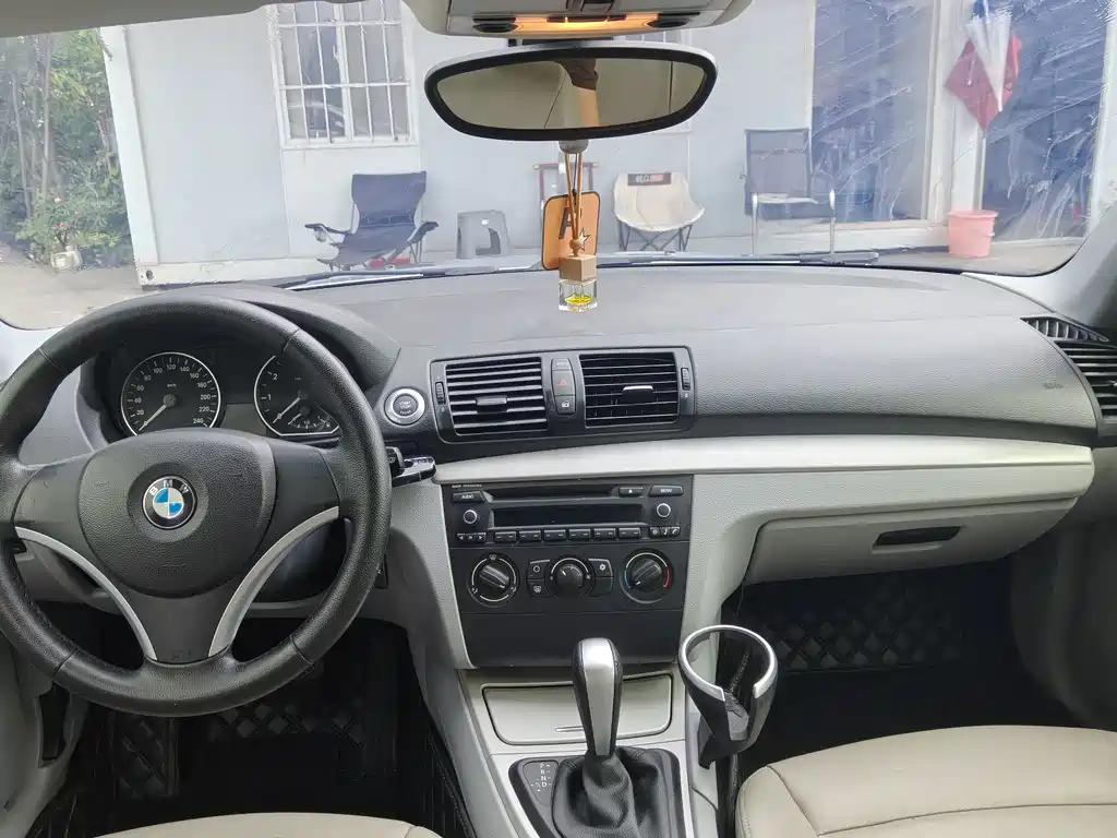 BMW 1 Series (Import) — миниатюра 2