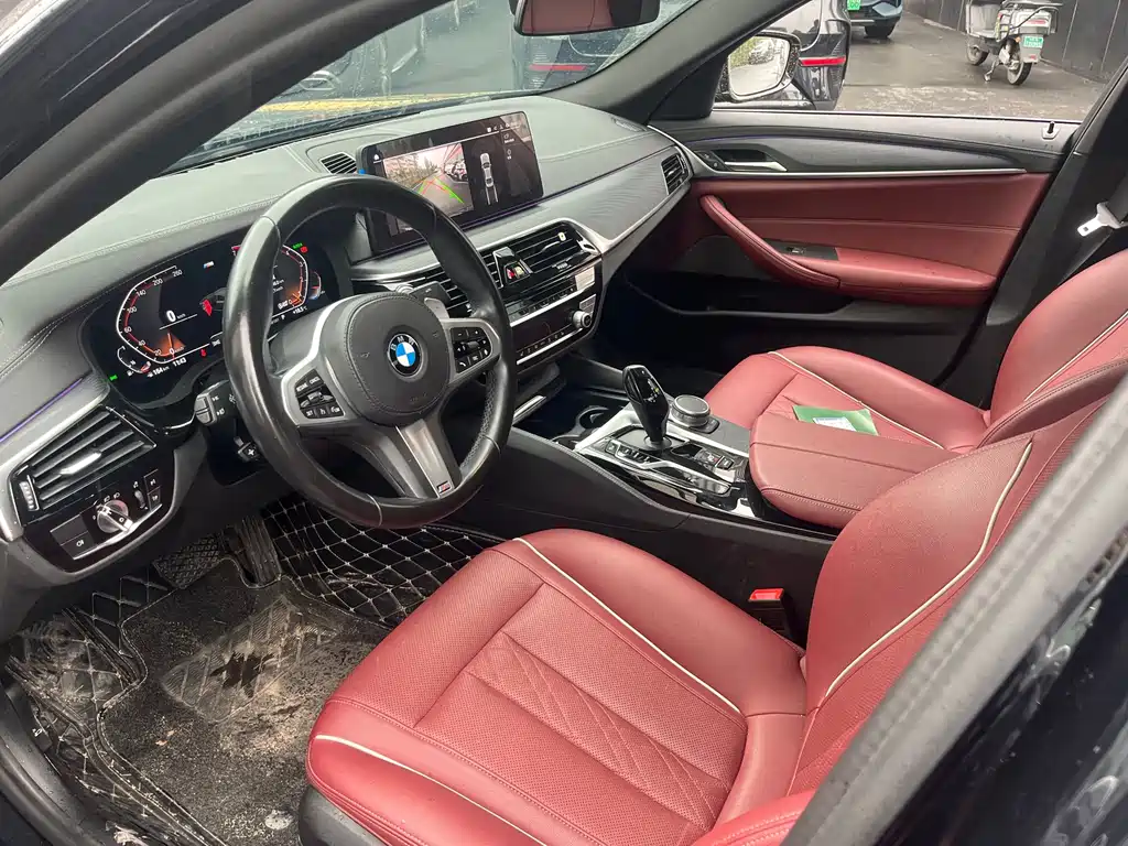 BMW 5 Series — миниатюра 4