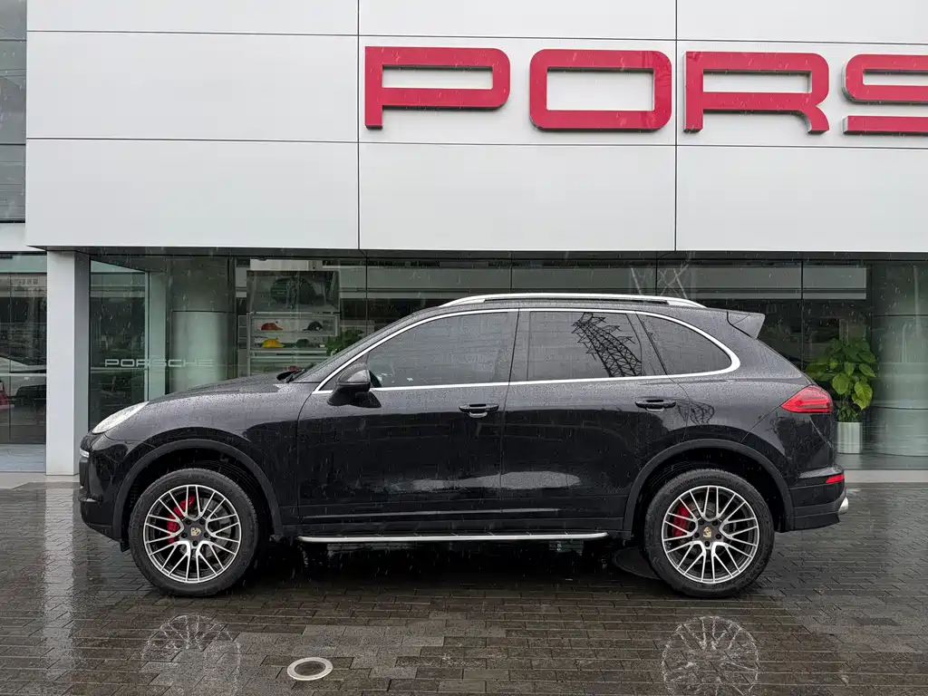 Porsche Cayenne — миниатюра 4