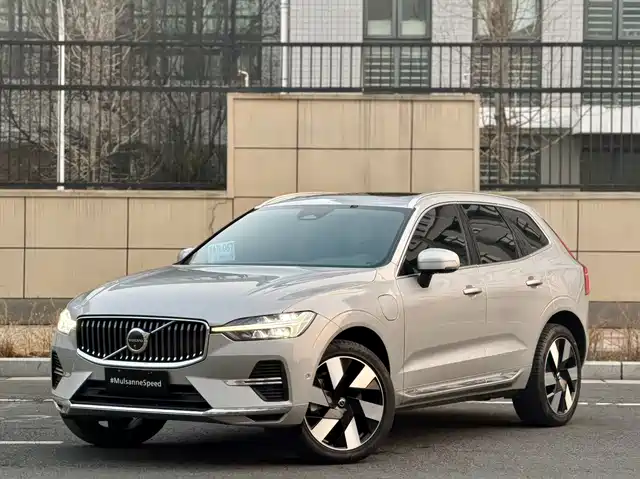 VOLVO XC60 PLUG IN HYBRID 2024