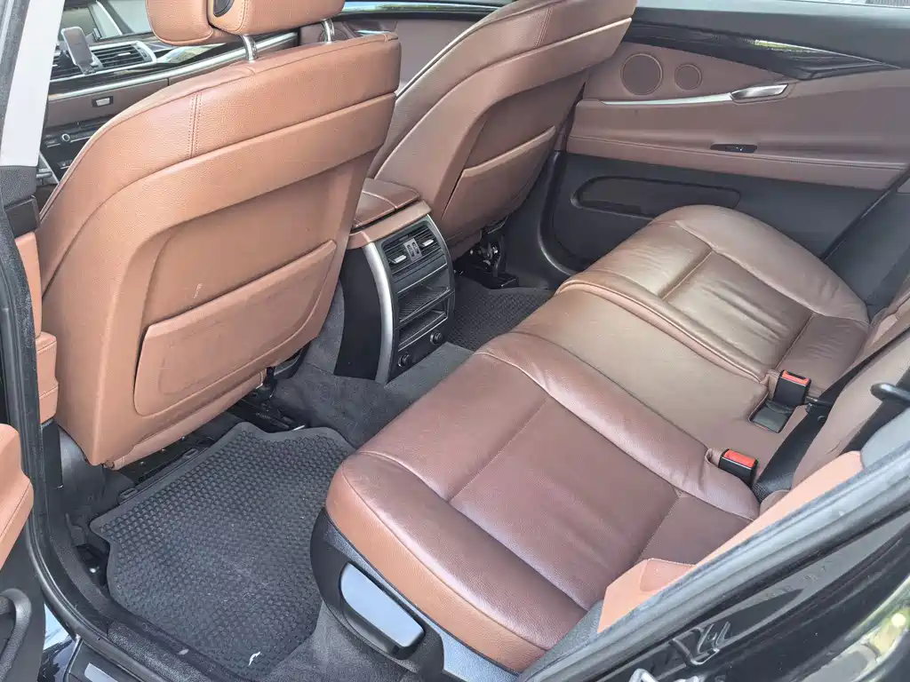 BMW 5 Series GT — миниатюра 5