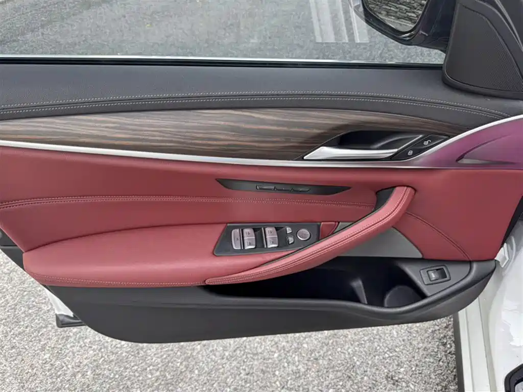 BMW  5 SERIES