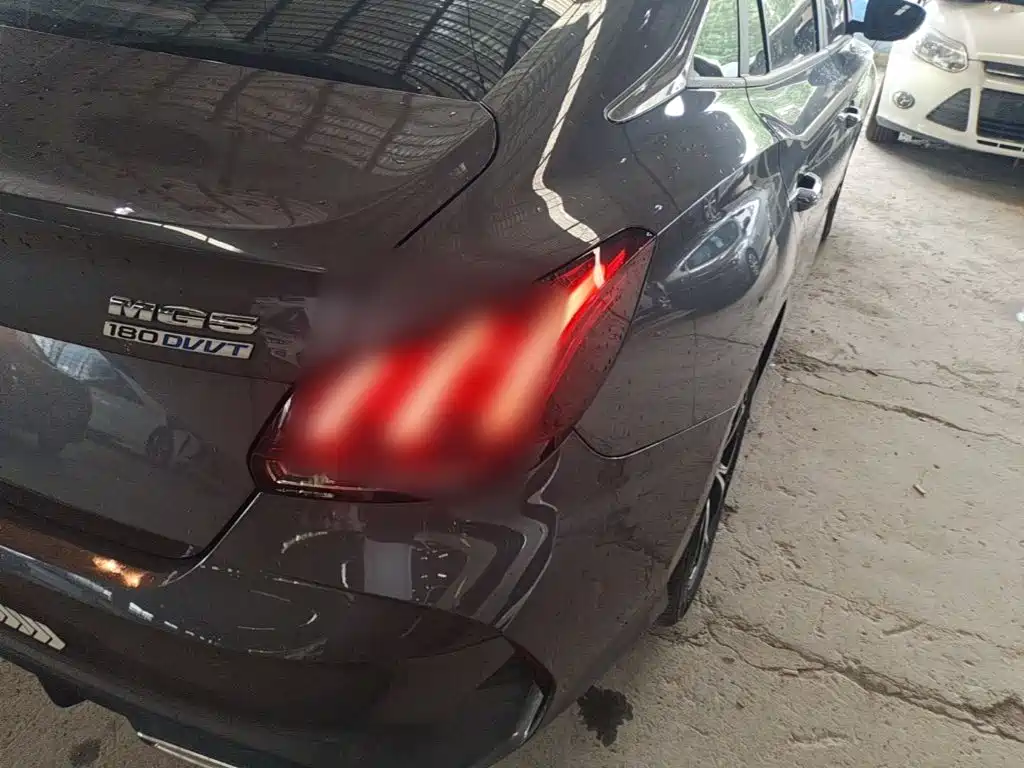 MG 5 2022 180DVVT CVT Flagship