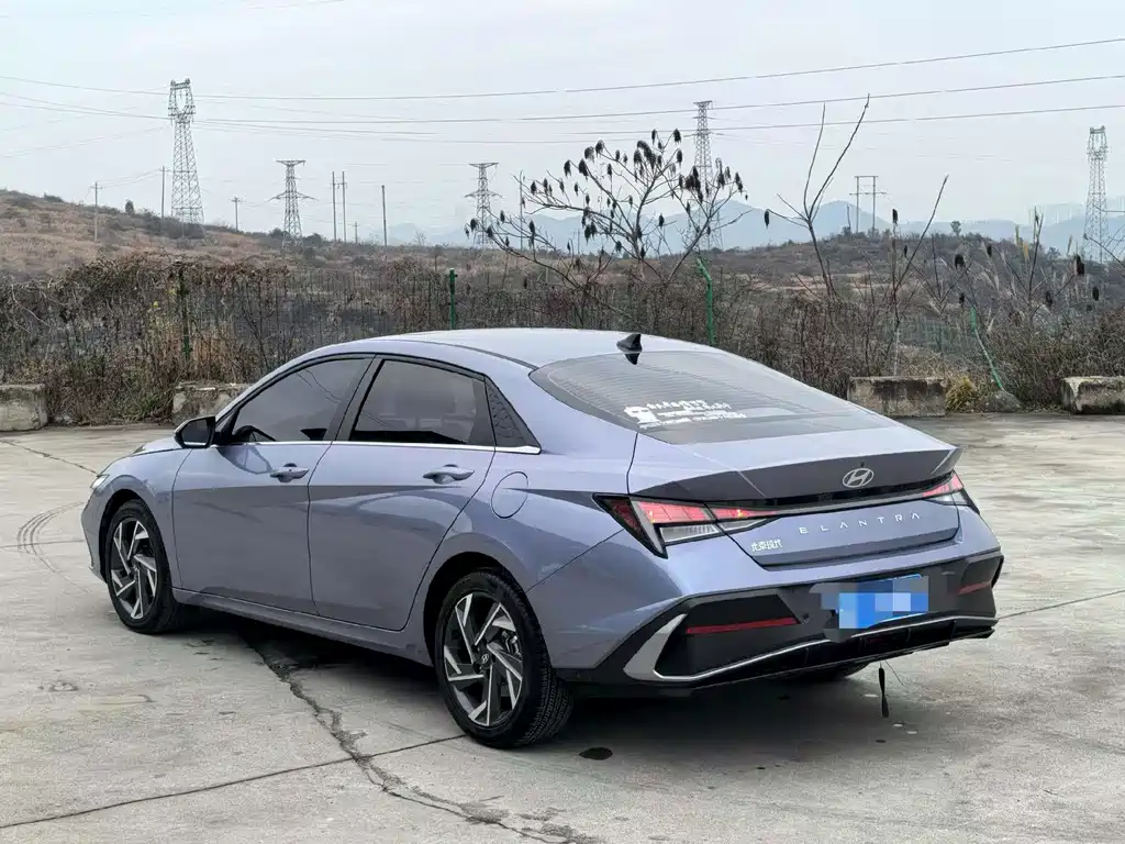 Hyundai Elantra — миниатюра 8