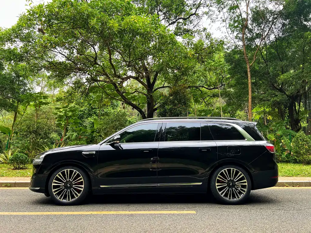 AITO ASK THE WORLD M9