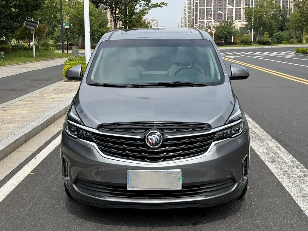 Buick GL8 — миниатюра 2