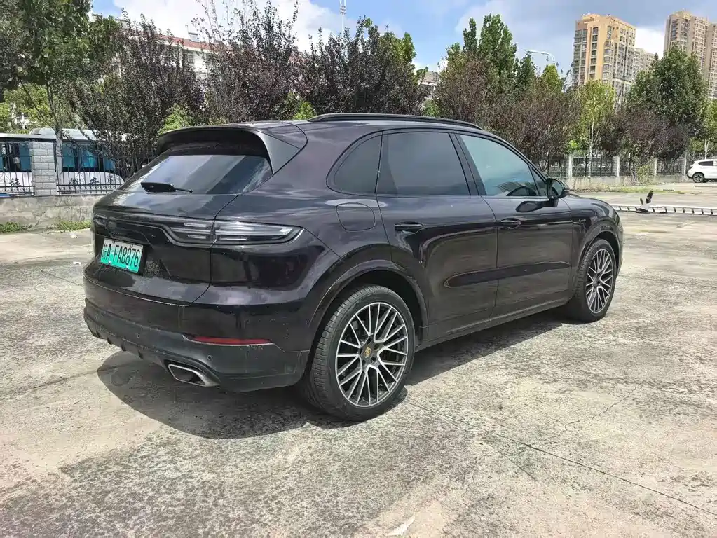 Porsche Cayenne Hybrid — миниатюра 8