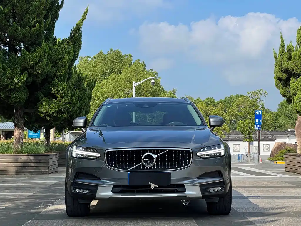 Volvo V90 — миниатюра 2