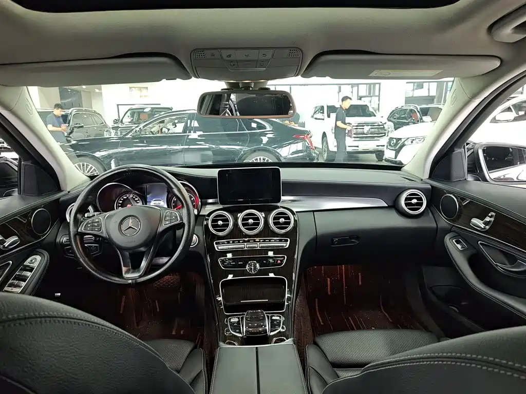 Mercedes-Benz C-Class — миниатюра 10