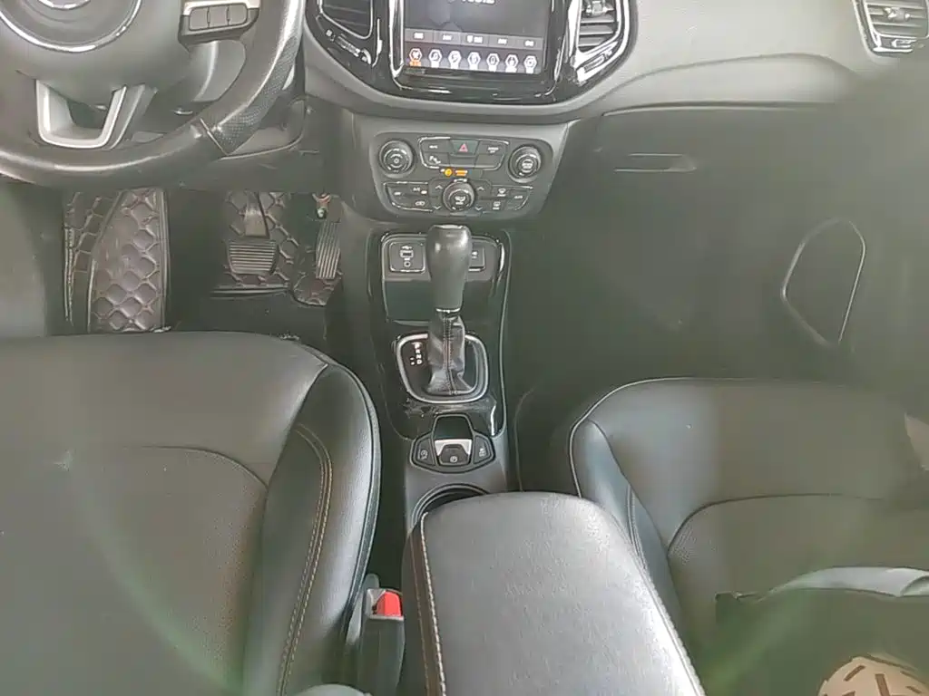Jeep Compass — миниатюра 14