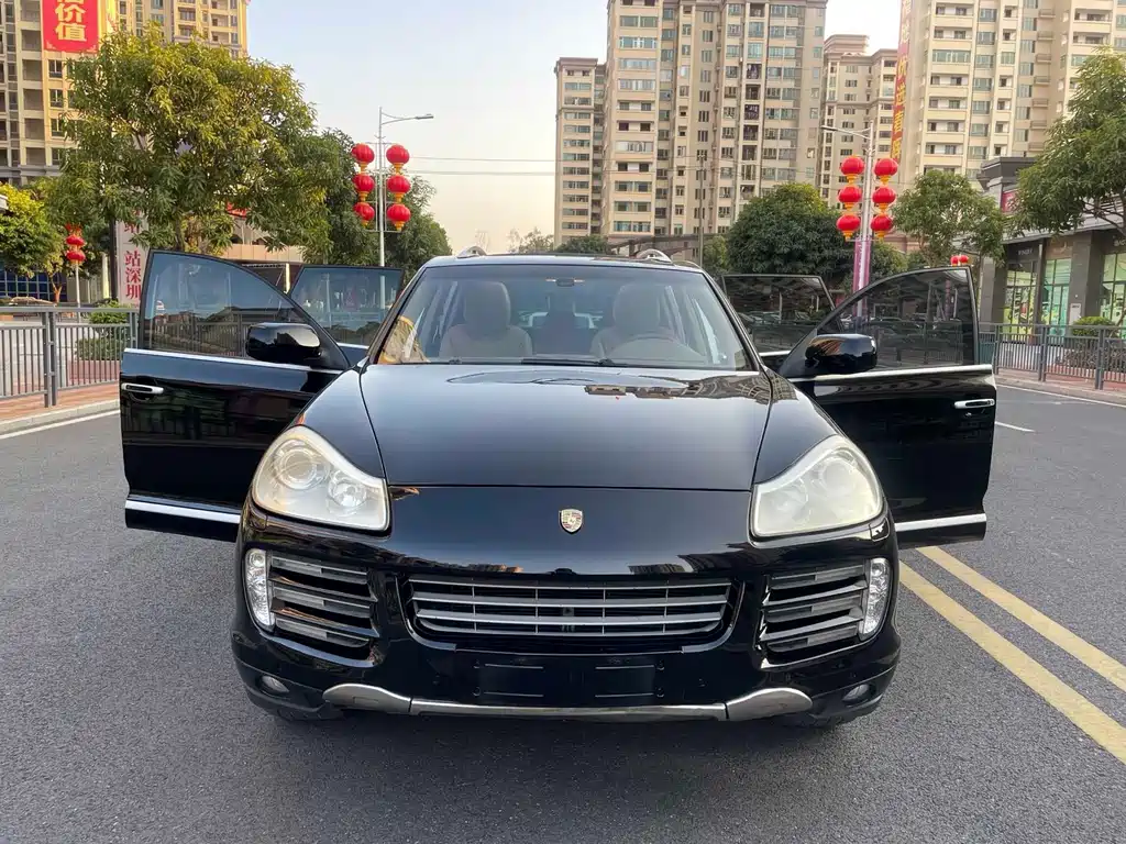 Porsche Cayenne — миниатюра 18