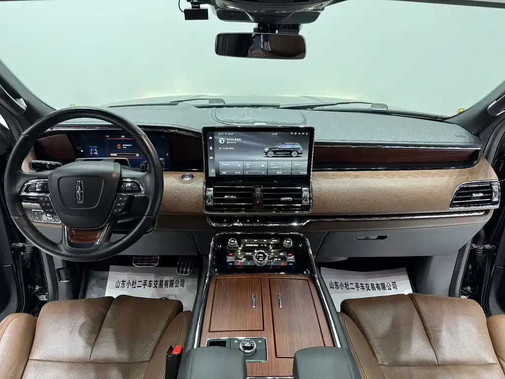 Lincoln Navigator — миниатюра 12